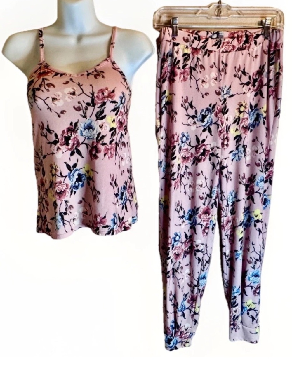 💐VINCE CAMUTO💐 FLORAL CAMI & JOGGER PANT PAJAMA SET